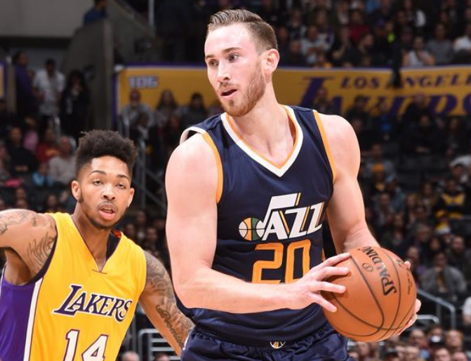 守非常稳健 守非常稳健