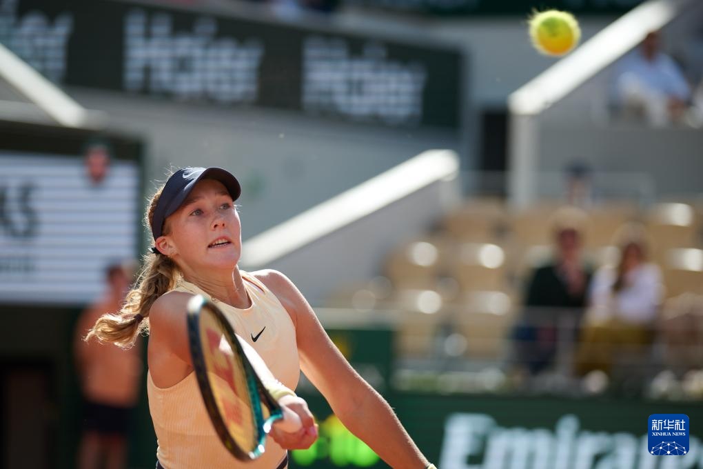 一个属于他 一个属于他