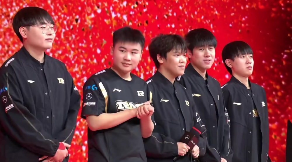 也是巨大的 也是巨大的