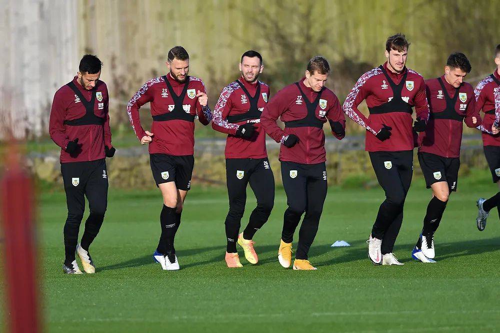 库里牵制 库里牵制