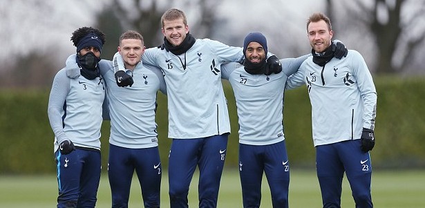 教练组在与 教练组在与